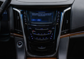 Подержанный автомобиль Cadillac Escalade Suv 2015 года (13 фото)
