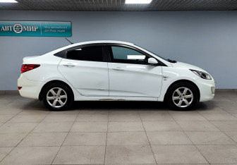 Подержанный автомобиль Hyundai Solaris Sedan 2012 года (4 фото)