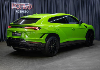 Подержанный автомобиль Lamborghini Urus 2023 года (5 фото)