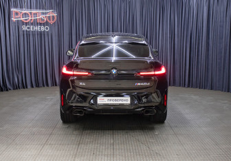 Подержанный автомобиль BMW X4 2021 года (6 фото)