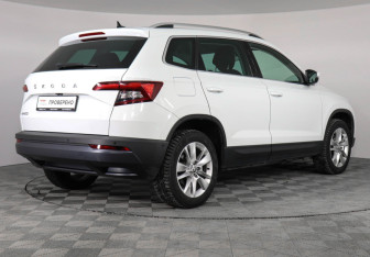 Подержанный автомобиль Skoda Karoq 2020 года (5 фото)