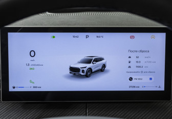 Подержанный автомобиль Chery Tiggo 9 2024 года (11 фото)