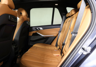 Подержанный автомобиль BMW X5 2019 года (12 фото)