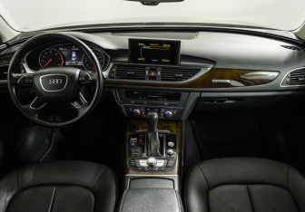 Подержанный автомобиль Audi A6 Sedan 2015 года (12 фото)