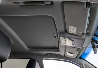 Подержанный автомобиль Toyota Land Cruiser Suv 2015 года (23 фото)