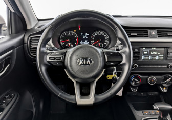 Подержанный автомобиль Kia Rio Sedan 2021 года (21 фото)