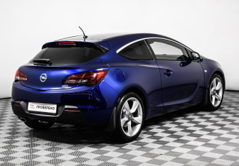Подержанный автомобиль Opel Astra Hatchback 2014 года (5 фото)