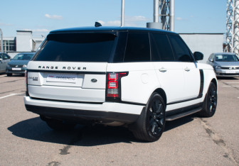 Подержанный автомобиль Land Rover Range Rover 2017 года (5 фото)