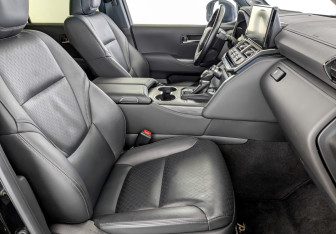 Подержанный автомобиль Toyota Land Cruiser Suv 2021 года (24 фото)