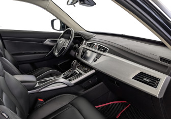 Подержанный автомобиль Geely Atlas 2019 года (13 фото)