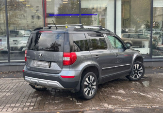 Подержанный автомобиль Skoda Yeti 2015 года (8 фото)