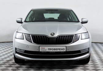 Подержанный автомобиль Skoda Octavia Liftback 2019 года (2 фото)