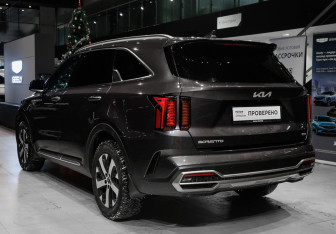 Подержанный автомобиль Kia Sorento 2023 года (6 фото)