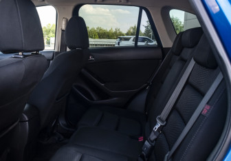 Подержанный автомобиль Mazda CX-5 2012 года (15 фото)