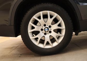 Подержанный автомобиль BMW X5 2016 года (25 фото)