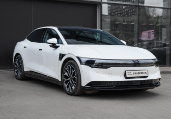 Подержанный автомобиль Zeekr 007 2024 года (3 фото)