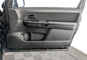 Подержанный автомобиль Suzuki Grand Vitara 2012 года (24 фото)