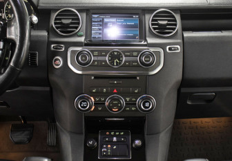 Подержанный автомобиль Land Rover Discovery 2014 года (15 фото)
