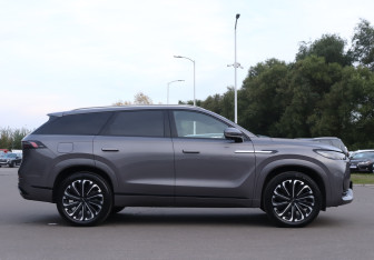 Подержанный автомобиль Jaecoo J8 2024 года (4 фото)
