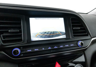Подержанный автомобиль Hyundai Elantra Sedan 2020 года (12 фото)