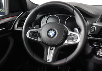Подержанный автомобиль BMW X3 2018 года (15 фото)