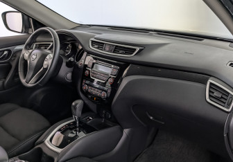 Подержанный автомобиль Nissan X-Trail 2018 года (13 фото)