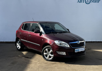 Подержанный автомобиль Skoda Fabia Hatchback 2012 года (3 фото)