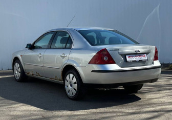 Подержанный автомобиль Ford Mondeo Sedan 2003 года (7 фото)