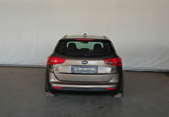Подержанный автомобиль Kia Ceed Wagon 2018 года (5 фото)