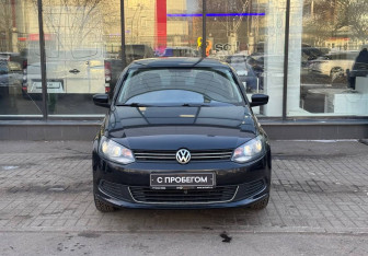 Подержанный автомобиль Volkswagen Polo Sedan 2013 года (2 фото)