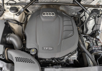 Подержанный автомобиль Audi Q5 2018 года (9 фото)