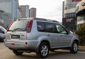Подержанный автомобиль Nissan X-Trail 2006 года (4 фото)