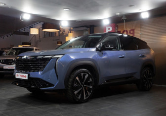 Новый Geely Atlas 2025 (3 фото)