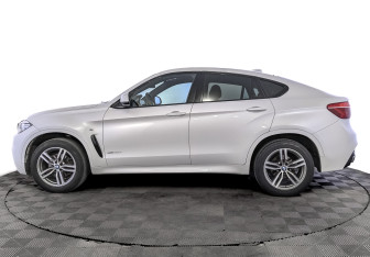 Подержанный автомобиль BMW X6 2019 года (8 фото)