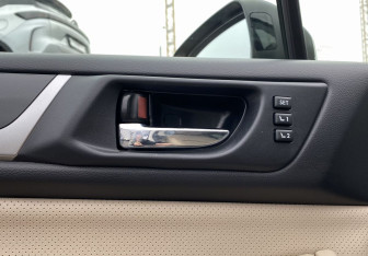 Подержанный автомобиль Subaru Legacy Sedan 2019 года (13 фото)