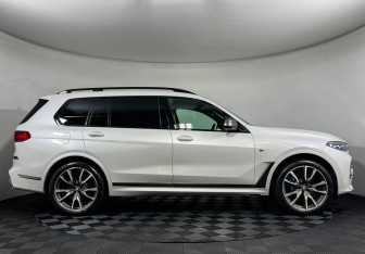 Подержанный автомобиль BMW X7 2019 года (6 фото)