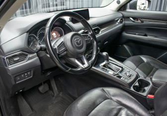 Подержанный автомобиль Mazda CX-5 2017 года (16 фото)