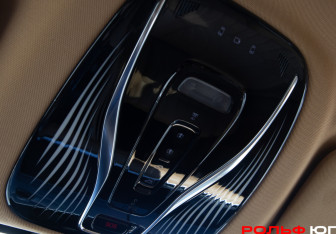 Подержанный автомобиль Voyah Dream 2023 года (25 фото)