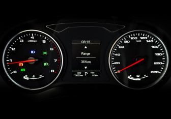 Подержанный автомобиль Москвич 3 2023 года (13 фото)