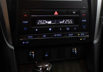 Подержанный автомобиль Toyota Camry Sedan 2015 года (18 фото)