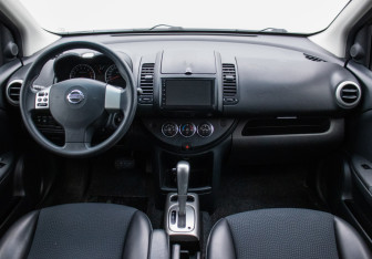 Подержанный автомобиль Nissan Note 2013 года (13 фото)