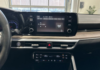 Подержанный автомобиль Kia K5 2021 года (16 фото)