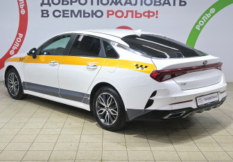 Подержанный автомобиль Kia K5 2020 года (6 фото)