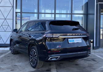 Подержанный автомобиль Jaecoo J8 2024 года (8 фото)