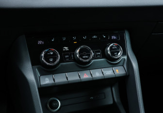 Подержанный автомобиль Skoda Karoq 2020 года (16 фото)