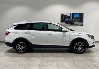 Подержанный автомобиль LADA (ВАЗ) Vesta Wagon 2019 года (4 фото)