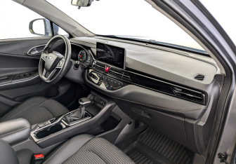 Подержанный автомобиль Москвич 3 2023 года (11 фото)