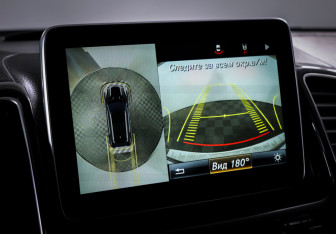 Подержанный автомобиль Mercedes-Benz GLE 2015 года (18 фото)