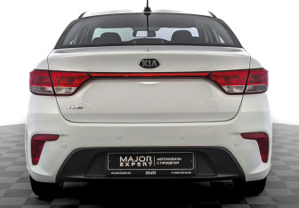 Подержанный автомобиль Kia Rio Sedan 2020 года (6 фото)