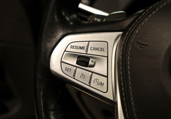 Подержанный автомобиль BMW X7 2020 года (22 фото)